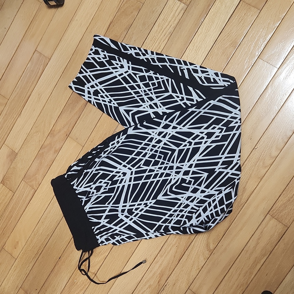 Calvin klein black and white pants size L